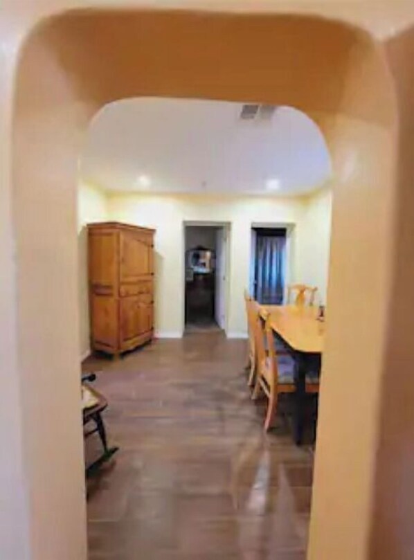 Interior - Cozy 2 bedroom Casita with private fenced in yard (Tucson)