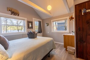 11 bedrooms, free WiFi, bed sheets