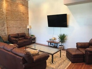 Smart TV, foosball, books, stereo - Old Bank Building in Quaint Downtown (El Paso)