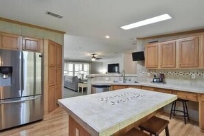 Fridge, microwave, oven, stovetop - The K Way, The K Way (Ocala)