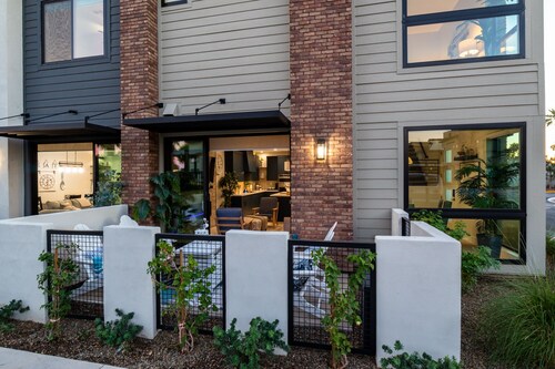 Heritage District Oasis, 300 steps from downtown Gilbert amenities. -Lot 8