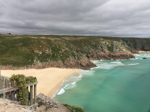 1 Bed-pet Friendly-parking-patio-close to Coasts