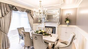 House | Dining