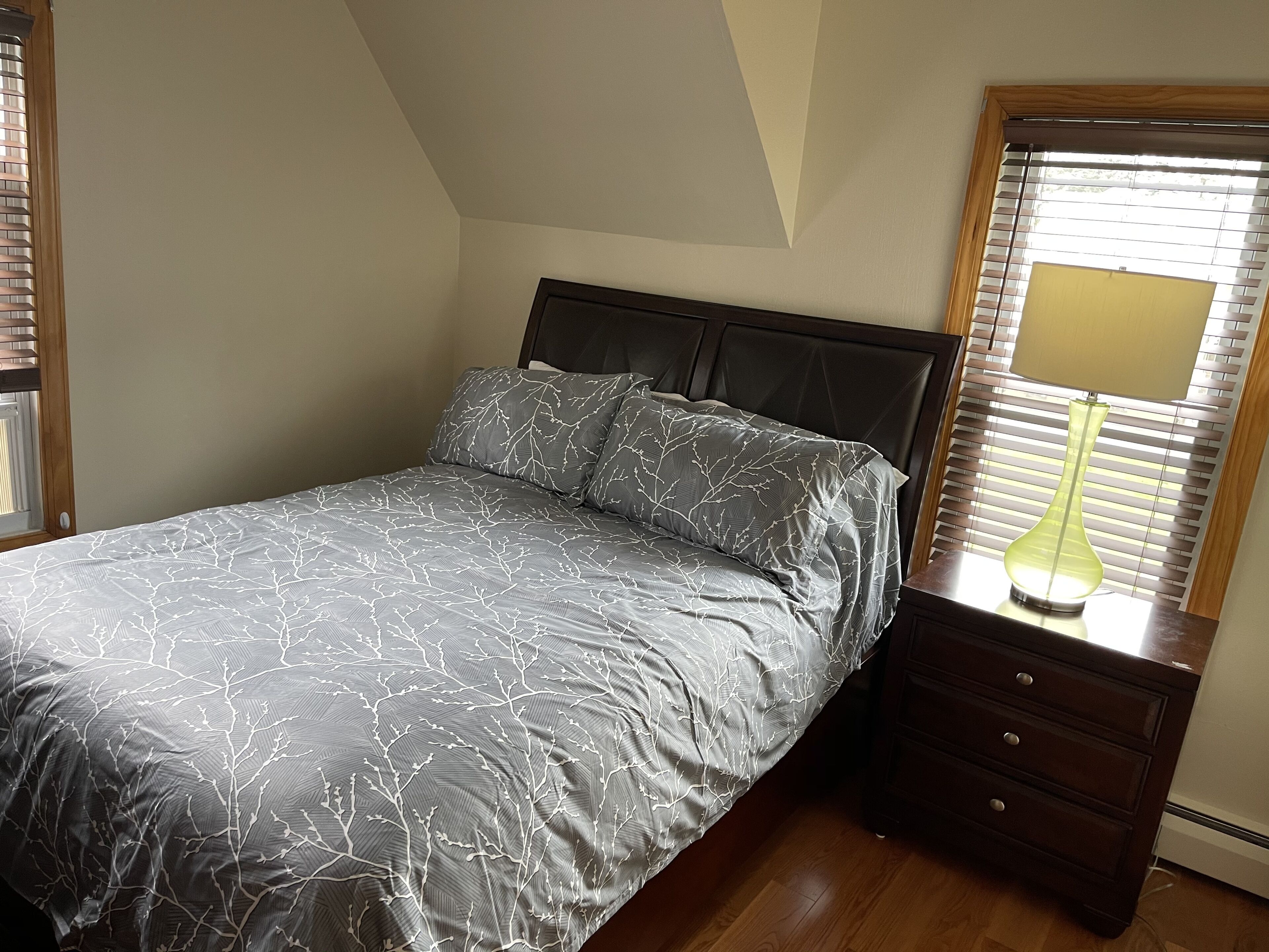 3 chambres, fer et planche à repasser, Wi-Fi, draps fournis