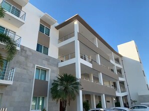 Front of property - Departamentos  Encanto (Mazatlán)