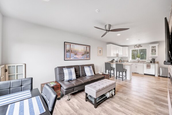 Televisión, chimenea y servicios de streaming 