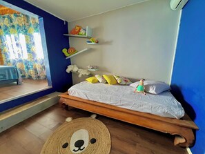 5 bedrooms, iron/ironing board, travel cot, free WiFi
