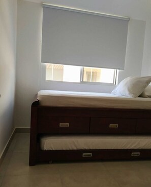 3 bedrooms, iron/ironing board, WiFi (free)