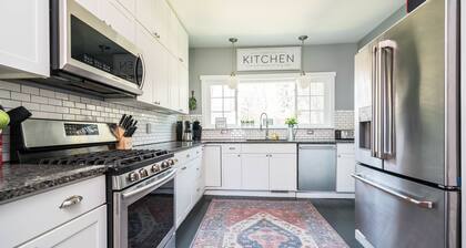 Historic Fenn Hill Estate w/Idyllic Vineyard Views - Arcade, Hot Tub, Fire Pit & Pool