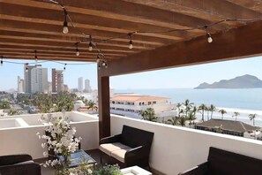 Classic Condo | Terrace/patio - Condos BNI (Mazatlán)
