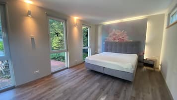 2 Schlafzimmer, Schreibtisch, Reisekinderbett, kostenloses WLAN