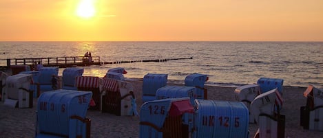 Plage à proximité, chaise longue