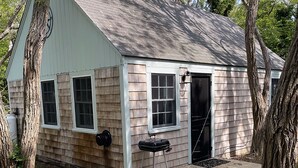 Terrace/patio - Cozy Cape Cottage with Beach Access (Eastham)