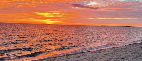 Una spiaggia nelle vicinanze