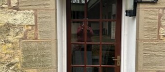 Stable Cottage -  spacious one level cottage with private courtyard.