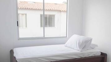 3 habitaciones, tabla de planchar con plancha y wifi gratis