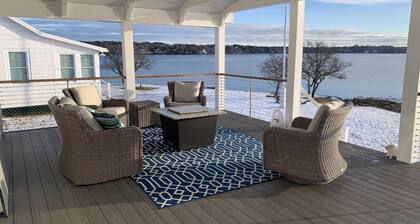 Rose Cottage Oceanfront with Private Dock