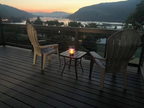 Views & Proximity at Mosier Mainstay