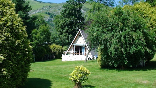 Typical mountain chalet in the heart of nature. Close to hiking and ski resorts