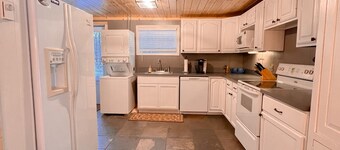 Cozy cabin, private 10 acres close to ATV trail & lake