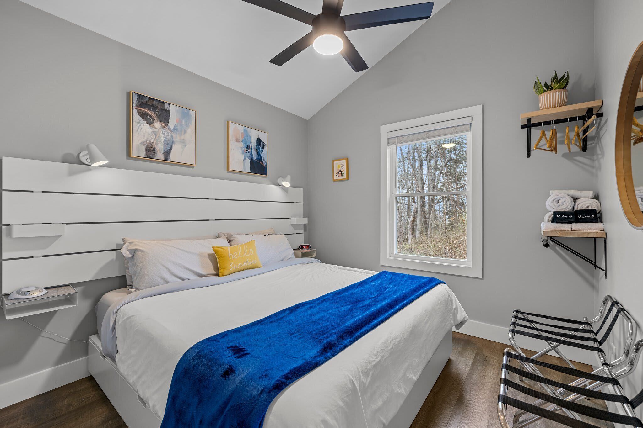 1 habitación, tabla de planchar con plancha, wifi y ropa de cama 