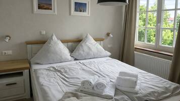 1 Schlafzimmer, Reisekinderbett, kostenloses WLAN, Bettwäsche