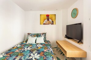 2 chambres, coffres-forts dans les chambres, bureau