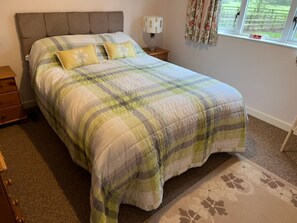 2 soverom, strykejern/-brett, wi-fi og sengetøy