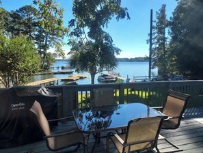 Outdoor dining - Piney Paradise on Lake Murray (Prosperity)