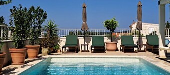 Villa Voga - House with Private Pool Close to Beaches and Other Amenities