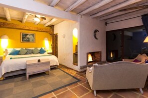 Deluxe Suite, 1 King Bed, Terrace, Lake View | 1 bedroom, hypo-allergenic bedding, down comforters, memory foam beds - Casa El Ensueño, tú casa en Valle (Valle de Bravo)