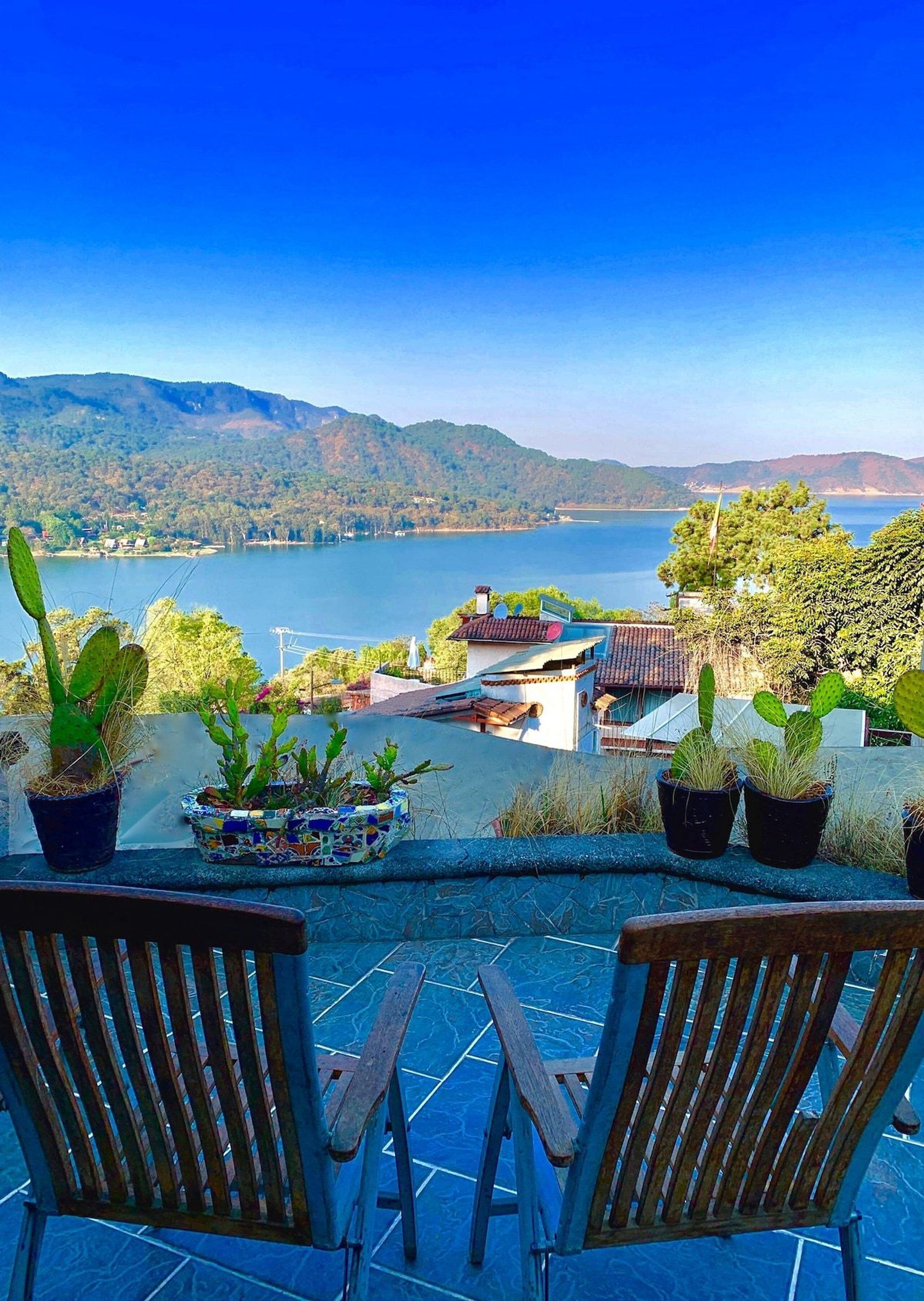 Suite Deluxe, 1 cama King size, Terraza, vista al lago | Áreas de la propiedad