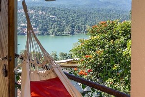 Panoramic-Suite, 1 Doppelbett, Terrasse, Seeblick | Unterkunftsgelände