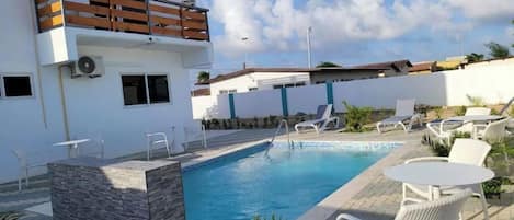Utomhuspool