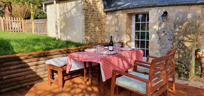 Tracy sur Mer. Charming little gîte, completely renovated.
