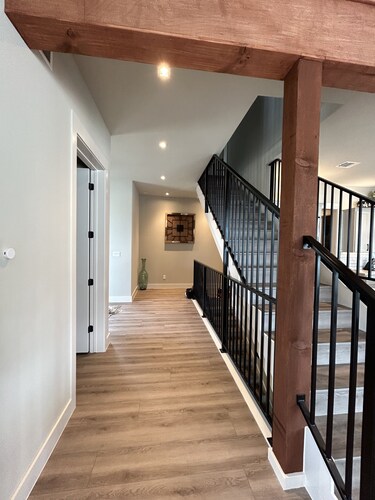 Shenanigans New Large  home steps from the water. Heated Pool hot tub boat slip