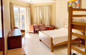 3 bedrooms, in-room safe, desk, travel crib - Splendid beachfront penthouse - close to town! (Cabarete)