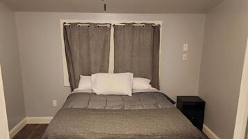 2 Schlafzimmer, Schreibtisch, Bügeleisen/Bügelbrett, kostenloses WLAN