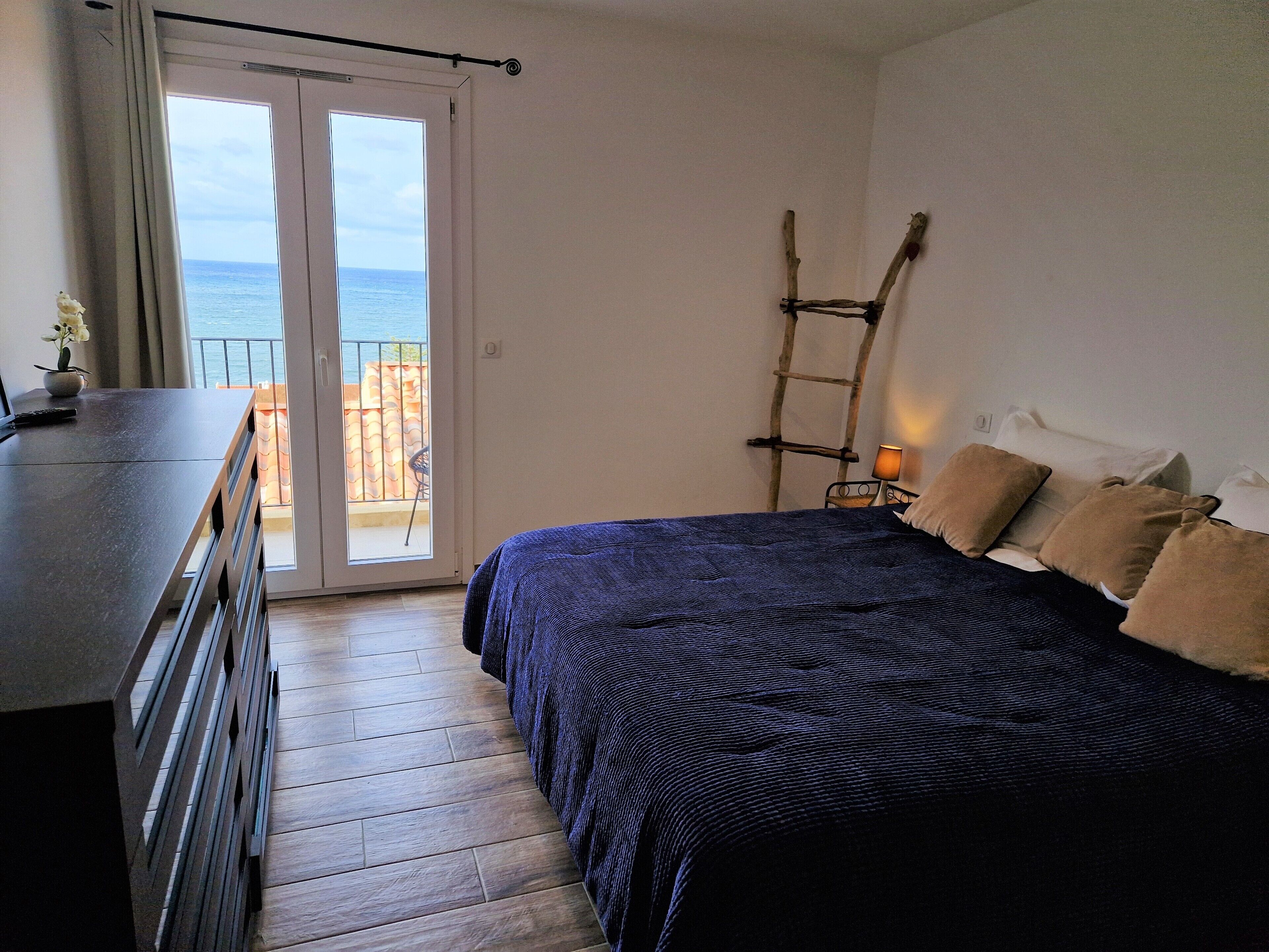 2 chambres, fer et planche à repasser, Wi-Fi gratuit, draps fournis