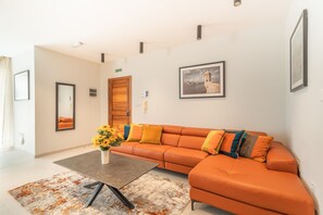 智能電視、電子遊戲、乒乓球設施