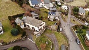 Exterior - Ideal for family vacations, pets welcome! (Saint Bonnet Près Orcival)