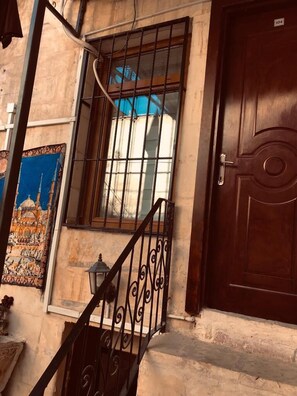 City Room | Individually furnished, desk, soundproofing, iron/ironing board