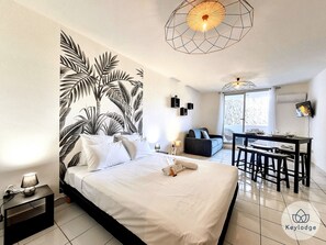 Iron/ironing board, free WiFi, bed sheets