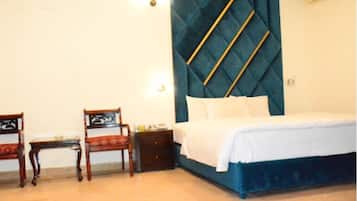 Deluxe Double Room | Iron/ironing board, free WiFi