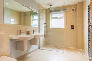 Hair dryer, towels - KingFisher Hot Tub & log Burner house, Indoor Pool (Padstow)