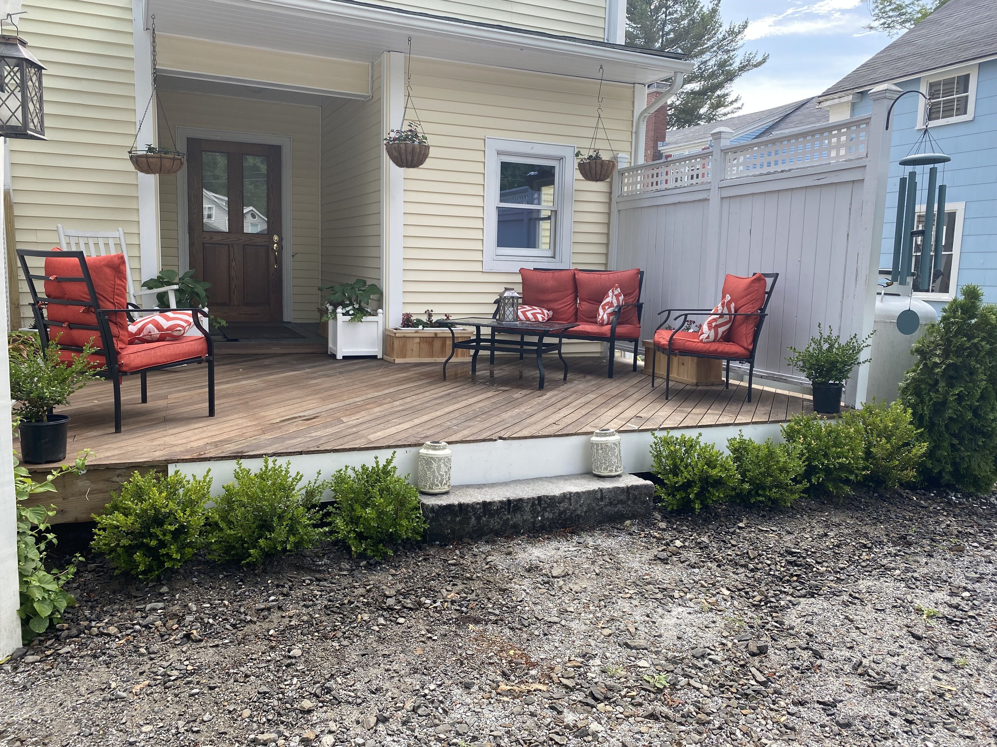 Walk to town from this comfortable, pet-friendly 2-bed 1st floor apartment