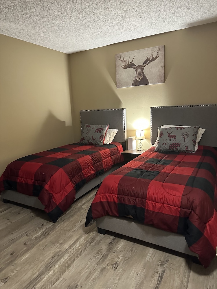 1 mile from Beautiful Lake Norfork 15 minutes from Mountain Home