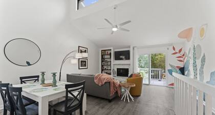 Oceanside Oasis I Firepit I Fenced Yard I Short Walk to Beach, Shops & Dining