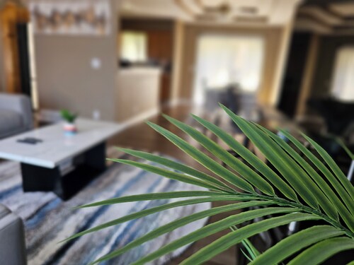 Willit. 4BR Home w/ large backyard.