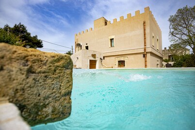 Villa Fontana with private pool and ancient botanical park